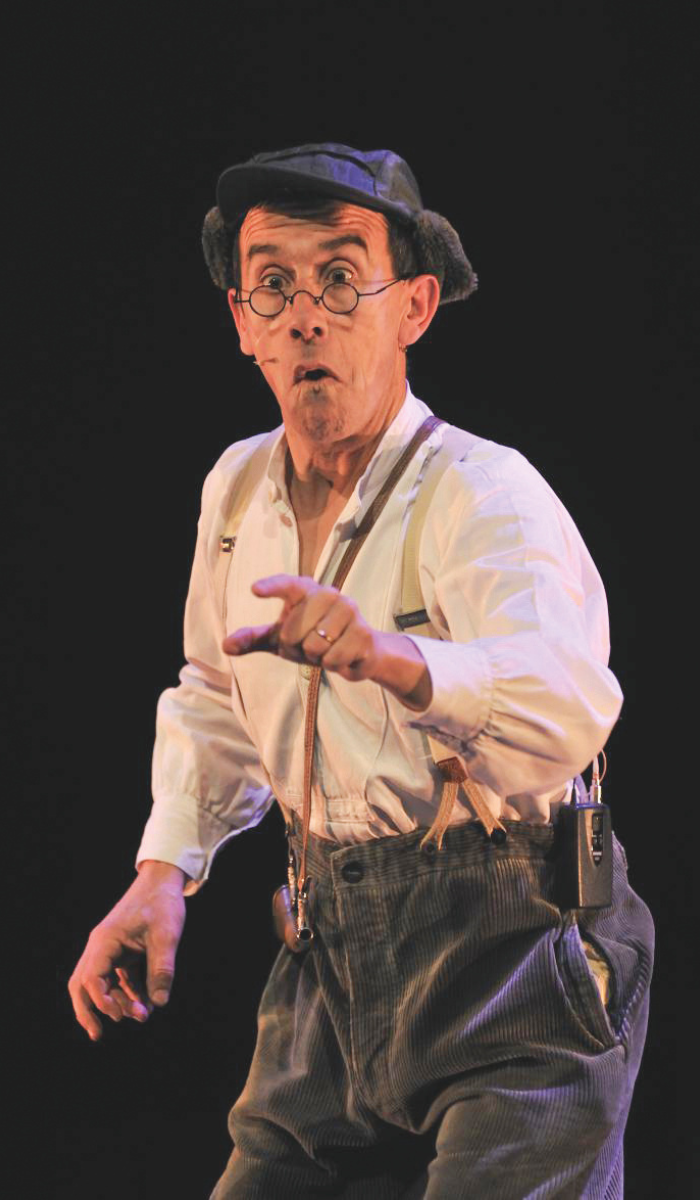 Paulo portrait Intérieur du théâtre Edouard VII